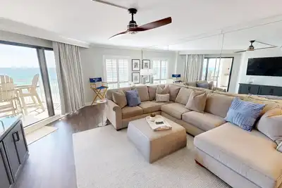 Image de Ir 406 is a 2 Br Gulf front with washer/dryer and amazing views