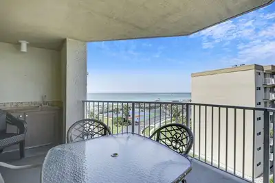 Image de Ir 516 Sunset Views to marvel at in this 2 Br on the beach side of Holiday Isle