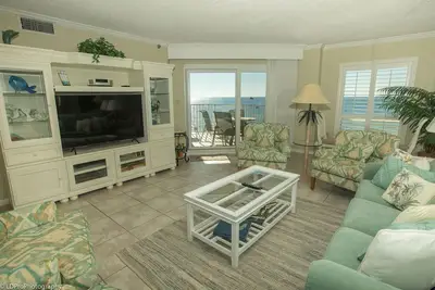 Image de Ir 606 is a Top Floor Beautiful Gulf Front 2 Br with views that are breathtaking