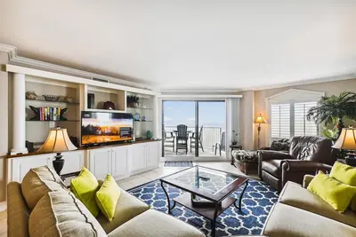 Image de Ir 610 is an Amazing 2 Br 2 Ba with Large Balcony and Awesome views!