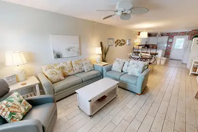 Image de Venus 201 - 2nd Floor 2 Br Sleeps with Gulf Access on Okaloosa Island