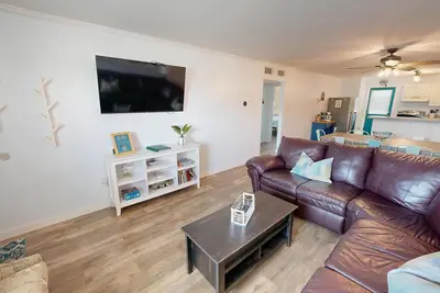 Image de Venus 202 Second floor Pool-view 2 Bedroom with easy beach access