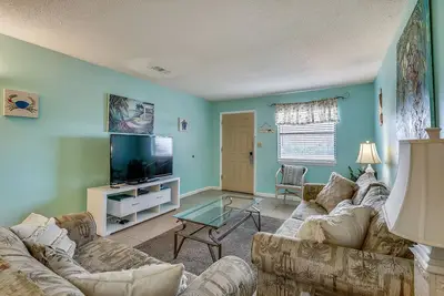 Image de Venus 309 sleeps 10 Close to pool and beach