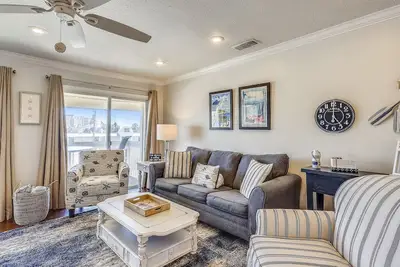 Image de Spc 3203 is a Beautiful  Pet Friendly 2 Br recently upgraded and stunning