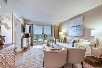 Image de Destin on the Gulf 603 is a Stunning Gulf Front 2 Br. Enjoy Free Beach Service