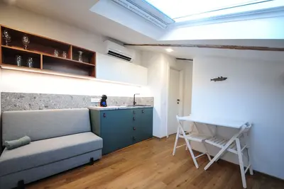 Image de 4 Winds Apartments - Tiny Studio with Kitchenette in Izola