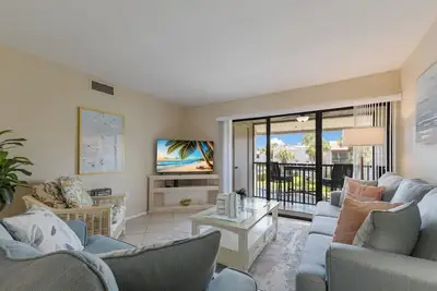 Image de Island time at Runaway Bay by A Shore Thing Vacations