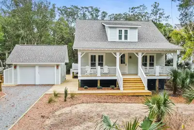 Image de 2024 New Construction Professionally Decorated Bhi Club Pet Friendly