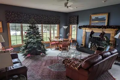 Image de Beautiful Family Home on Quiet Lake Ashippun