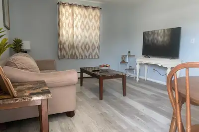 Image de Updated Cozy 1bd Near Rivian & Isu