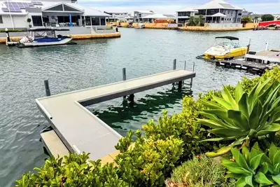 Image de Mariners Cove Luxury Canal Home