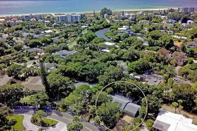 Image de Mid-Century Sleeps 6, 3 blocks to #1 Beach! Short walk to Village!