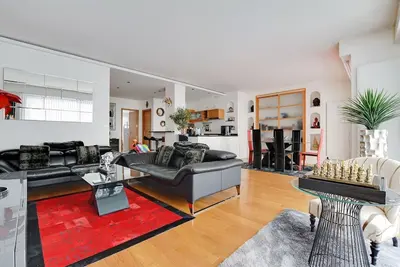 Image de Appartement Spacieux, 2 Balcons-terrasses / 15 Minutes des Champs-elysées