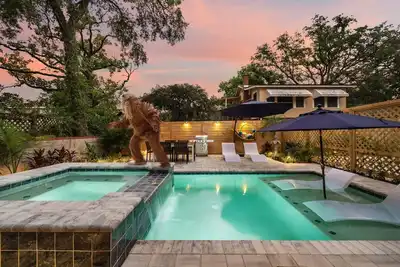 Image de Luxury Oasis: Heated Pool, Spa, Hot Tub & Grill Patio