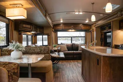 Image de Rv 7 Corner Unit W/ Full Privacy and Panoramic Views