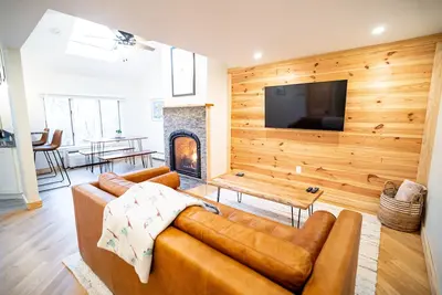 Image de Lift Haus - True Ski-In Ski-Out - Clean • Modern • Easy