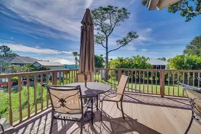 Image de Sebastian Home w/ Large Deck Near Golfing & Beach