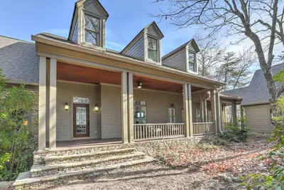 Image de McElroy Manor - Luxury and comfort in Big Canoe!