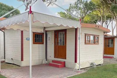 Image de Appartement dans une maison de vacances avec Wifi, climatisation, piscine, Tv, terrasse, parking