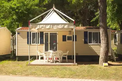 Image de Appartement dans une maison de vacances avec climatisation, piscine, Wifi, Tv, terrasse, parking