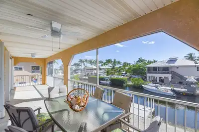 Image de Breezy Keys, Ramrod Key Canal Home with Boat Dockage