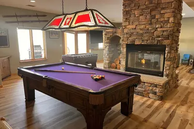 Image de Unique private in town retreat. Hot tub, game room. Vail, Glenwood Springs\n