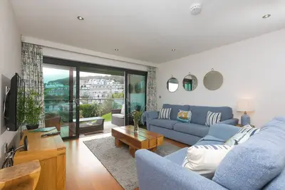 Image de Number One Peninsula – Sleeps Four – Sea Views - Spa Passes – Parking
