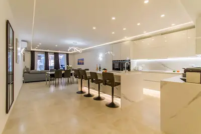 Image de A Spacious & Modern Apart by the sea, Qawra - Saint Paul's Bay, Malta