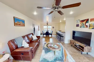 Image de 2 bed townhome with pool, hot tub, bball, tennis and playground access