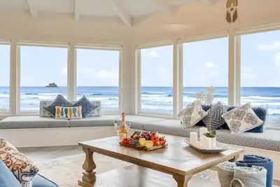 Image de Sanctuary by the Sea by AvantStay | Waterfront + Views