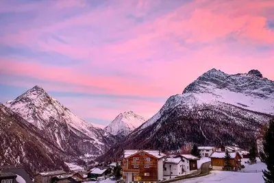 Image de Unique 1 bedroom with stunning views.