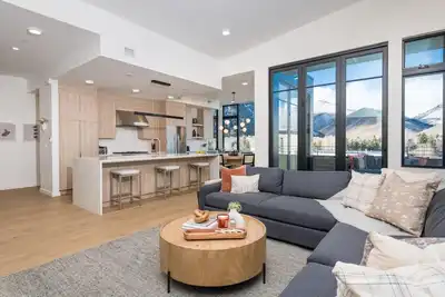 Image de Spend Summer in Sun Valley! New 3 Bedroom Condo with Mountain Views