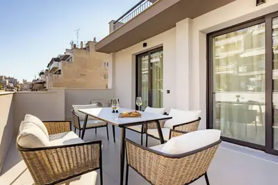 Image de Sanders Tower Centre - Charmant appartement 2 chambres avec terrasse
