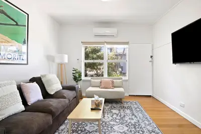 Image de Beach Shack: 2  Br, 1  Ba Duplex in Torquay, Sleeps 4