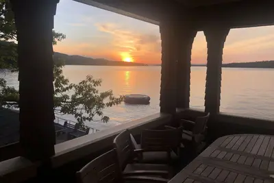 Image de Lake Winnipesauke compound sleeps 22 in13 bedrooms stunning sunset views