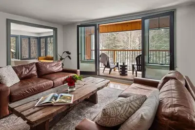 Image de Spacious Mountain Getaway off of Mountain Rd