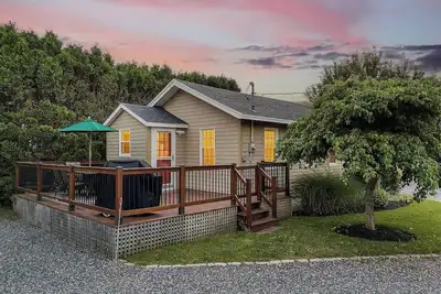 Image de Overlook York Beach Cottage 1 - Walk to Beach!