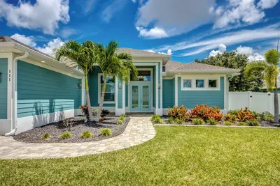 Image de A spacious 3-bedroom retreat in sunny Cape Coral.