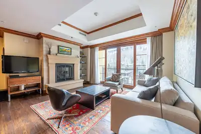 Image de Modern Ritz Home by InvitedHome | Hike, Hot Tub, Pool, July 4th, Golf Access