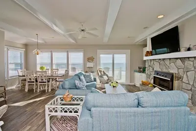 Image de Pier Pointe 1a3, Oceanfront Condo in Emerald Isle, Nc!