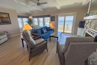 Image de Pier Pointe 2a3, Oceanfront Condo in Emerald Isle, Nc!