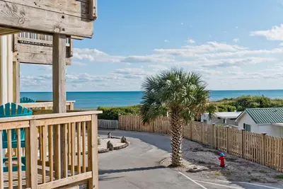 Image de Queens Court 1108, Oceanfront Condo in Emerald Isle, Nc!