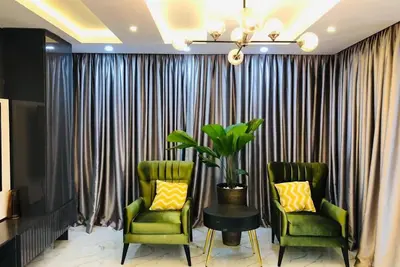 Image de Autumn Green's 1, 2 and 3 beds 1004 Estate