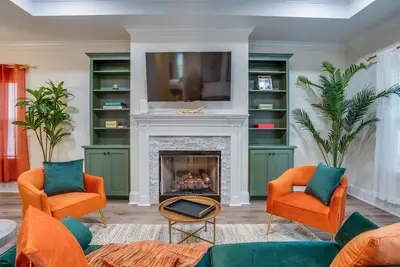 Image de Downtown escape: Lakes & Parks - 20min to Airport