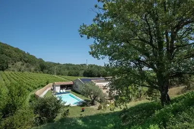 Image de Magnifique ferme rénovée dans la campagne ardéchoise avec piscine d'eau salée