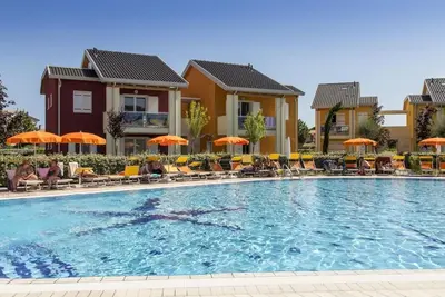 Image de Residence Green Village four-room apartment Tipo D for 8 people