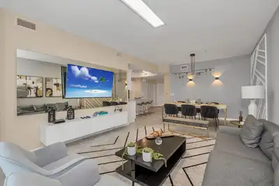 Image de Last Minute Disney Getaway! Luxury Condo with Private Balcony. Book Now! #32540