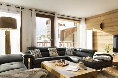 Image de 50m du centre station, 2ème étage, balcon, parking, télévision, casier à ski, 146m², Les 2 Alpes