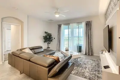 Image de Last Minute Disney Getaway! Luxury Condo with Private Balcony. Book Now! #88015