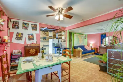 Image de Charming Kansas City Studio with Fire Pit!